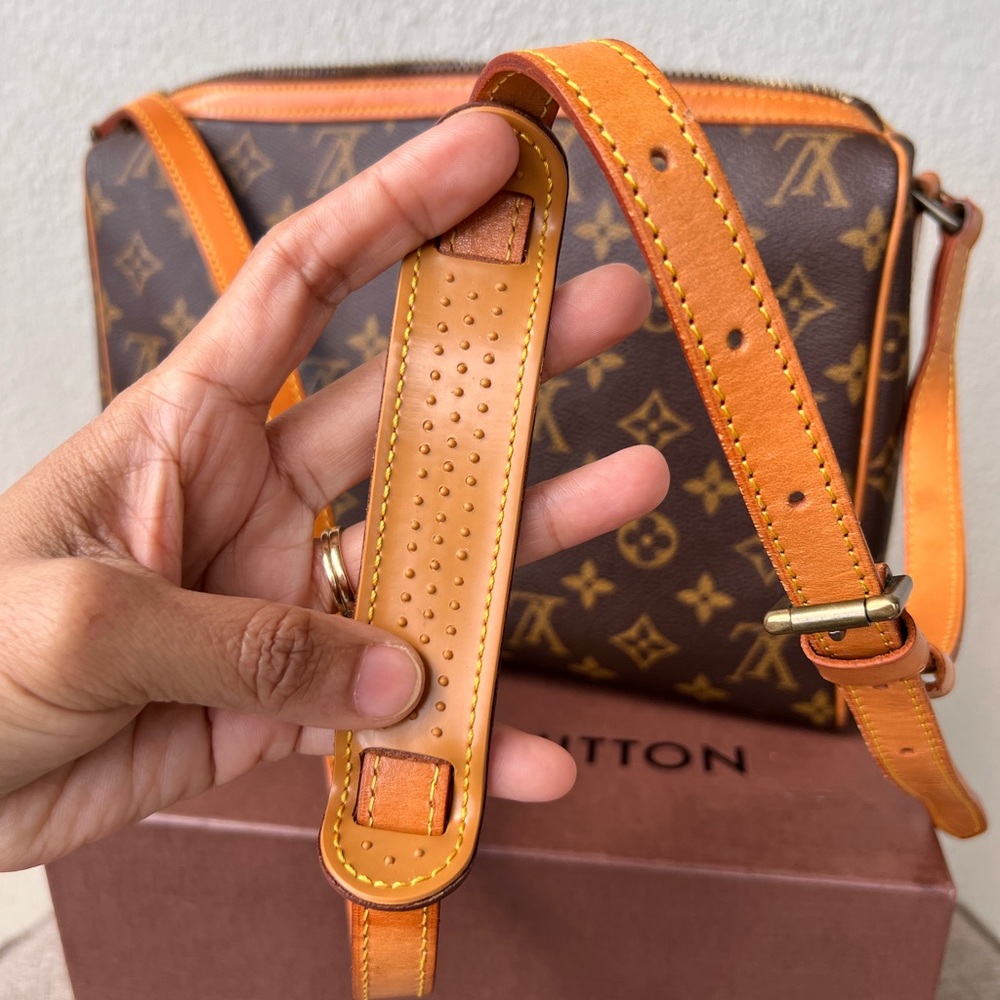 🔥🔥RARE🔥🔥Louis Vuitton Cite 2 Way Bag - Picture 4 of 13